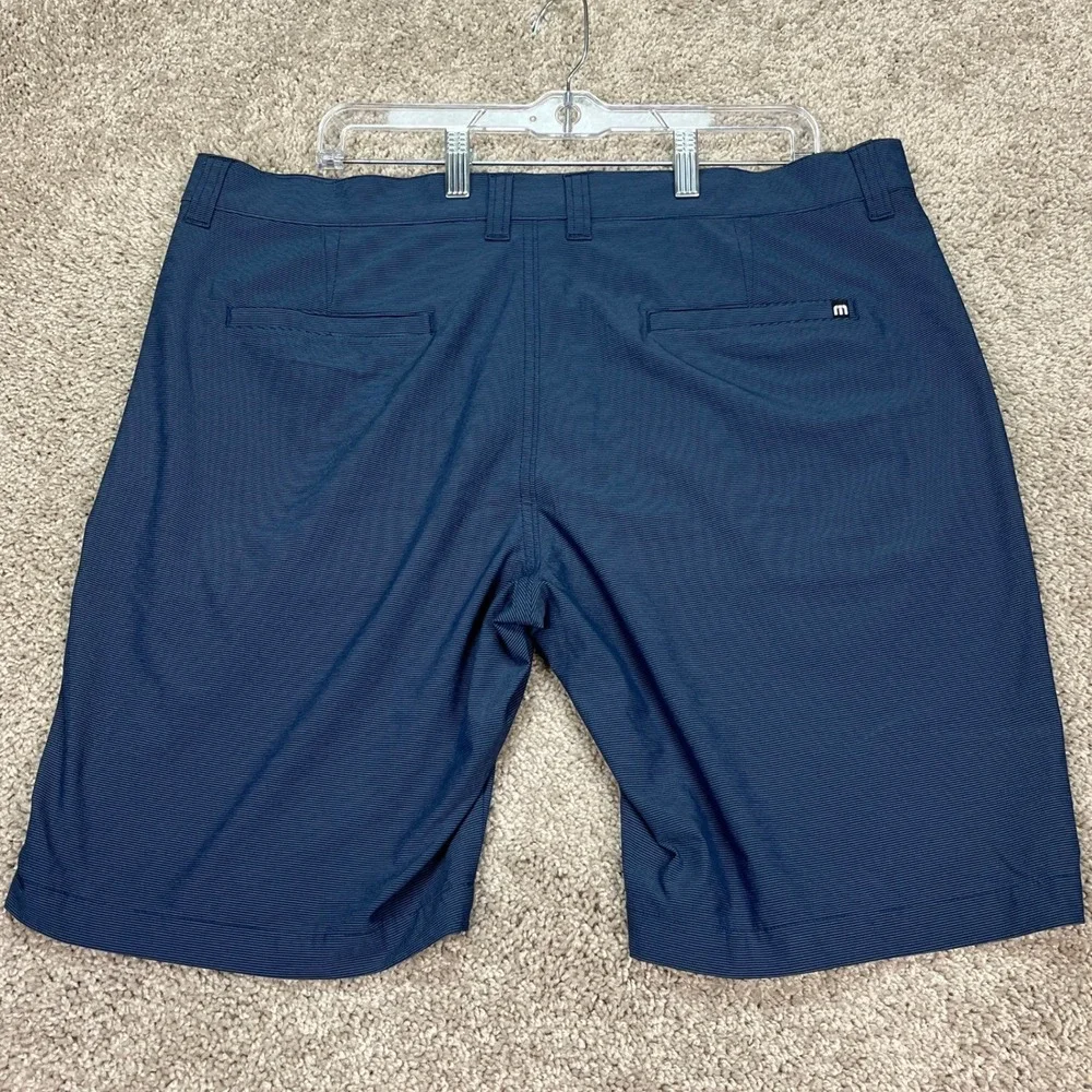 Travis Mathew Shorts Men 38 9 Navy Blue Micro Stripe Flat Front Performance Golf - Picture 2 of 8